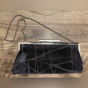 Sondra Roberts Silver Style Clutch w/ Silver Chain Strap